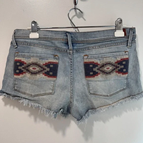 Roxy denim jean shorts size 31, embroidered Aztec,‎ stretch, beach, boho, - Picture 2 of 8